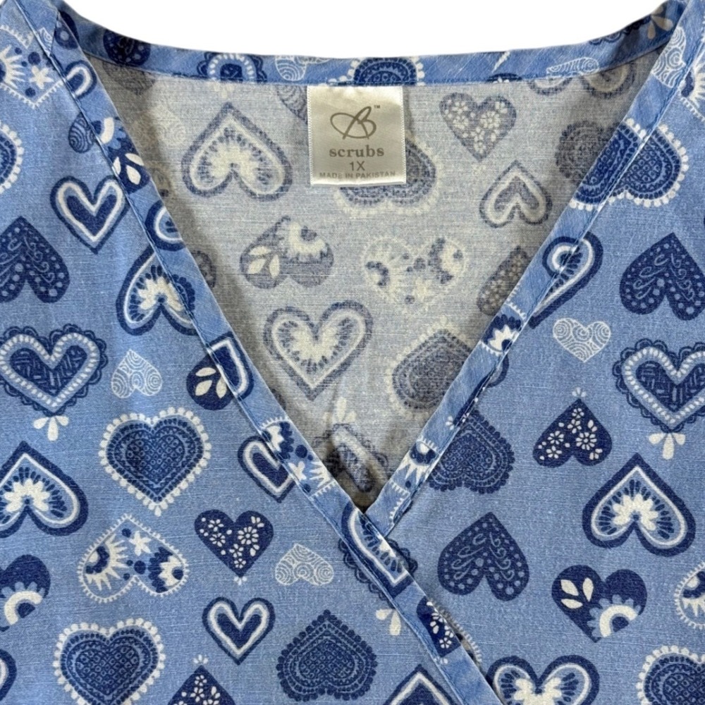 B Scrubs Women's 1X Heart Print Short Sleeve V Neck Scrub Top